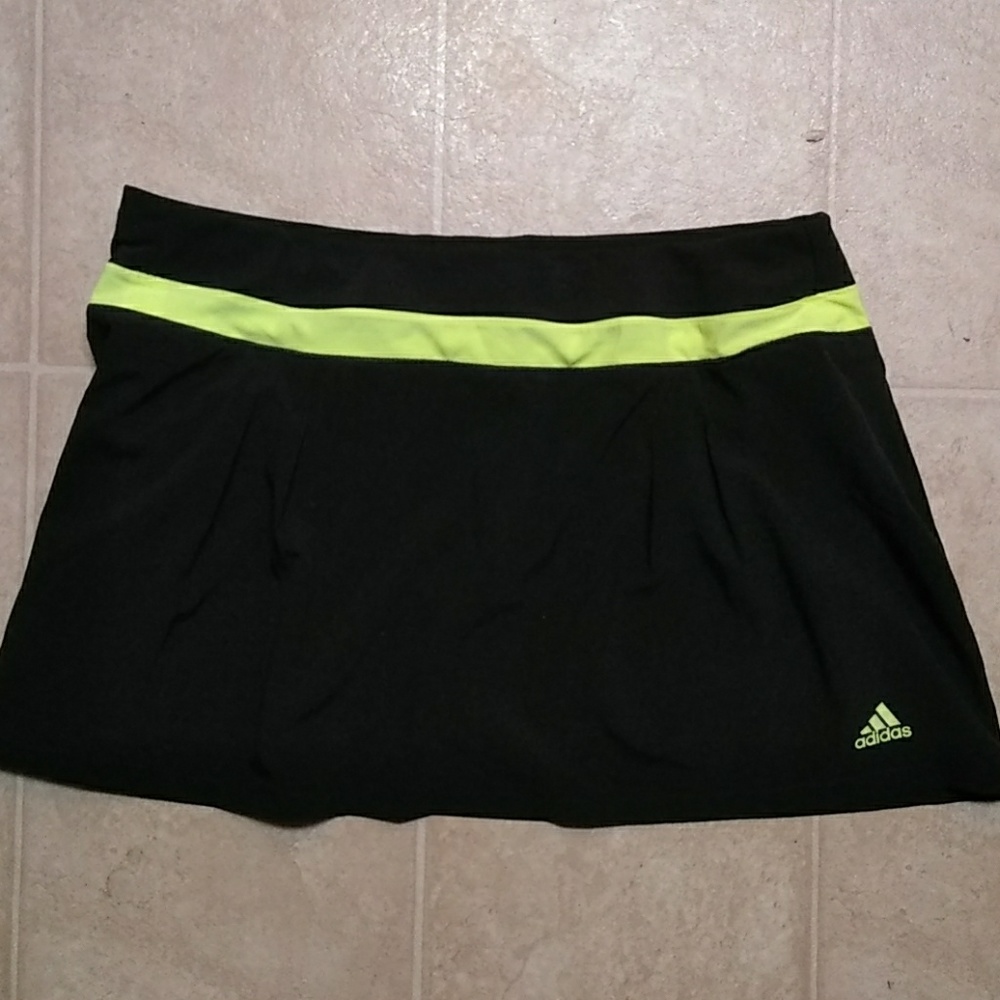 Women's Adidas skirts with shorts inside.ππππ - Picture 3 of 3